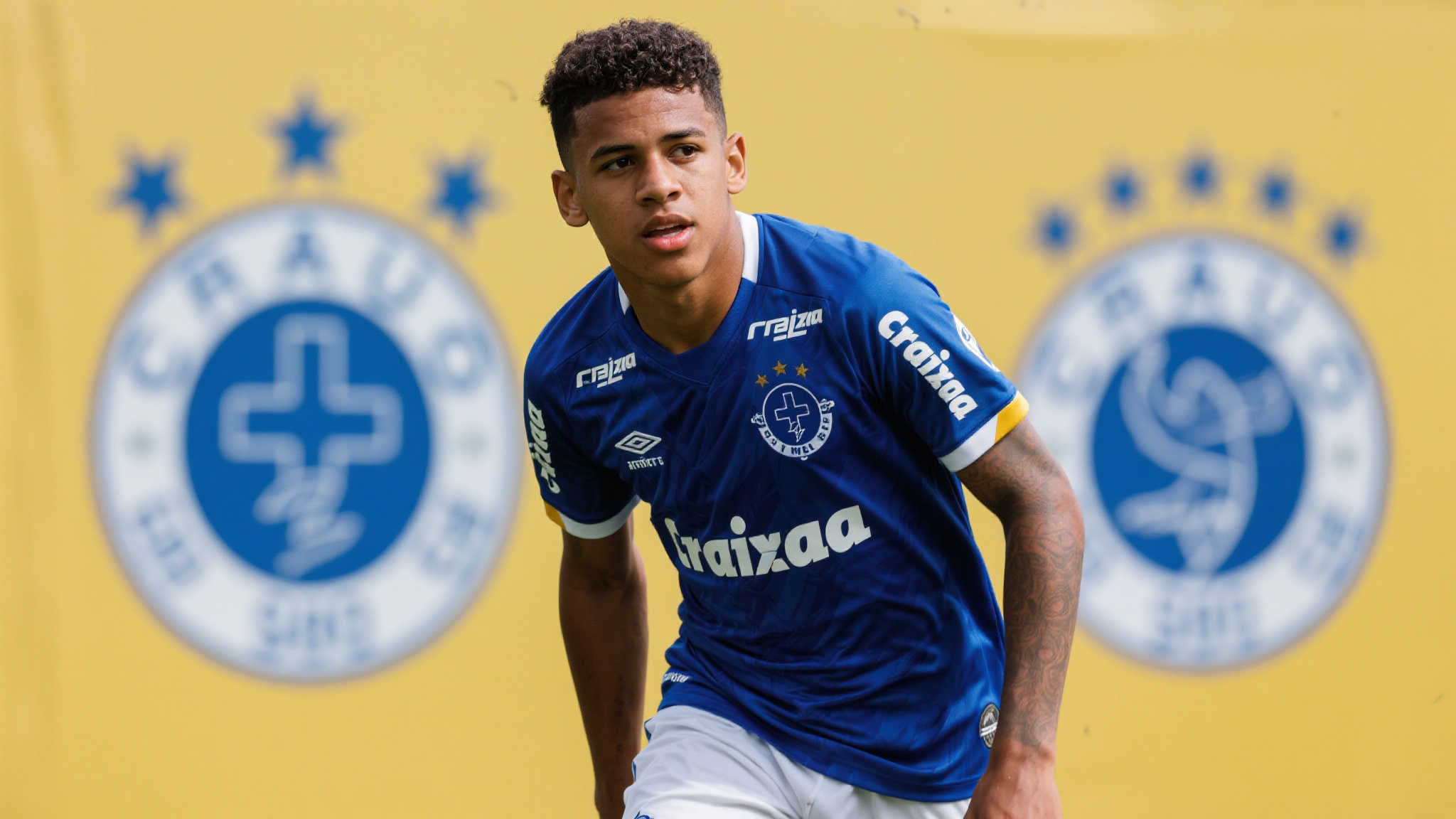 药厂瞄准凯奥-若热,克鲁塞罗开价不菲 然而,根据巴媒报道指出,“虽然药厂展现出了极大的兴